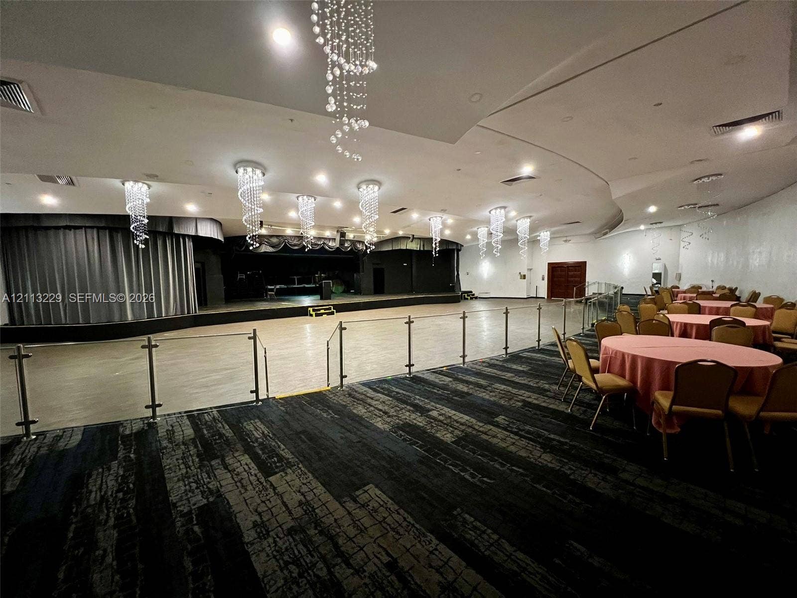 Ballroom/Banquete Hall