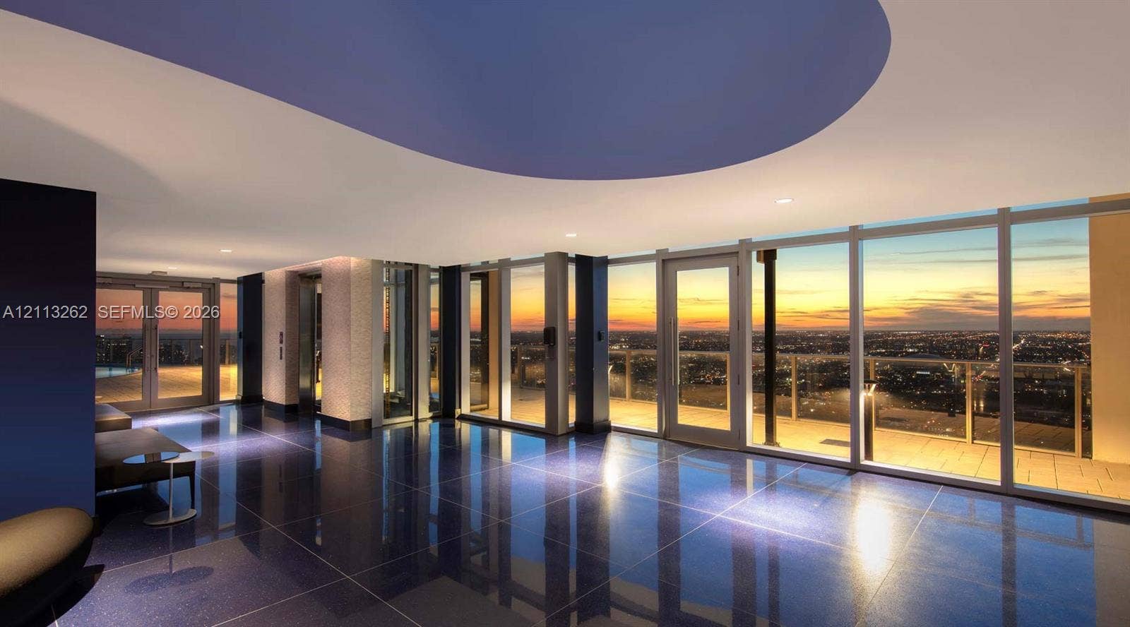 SKY Lounge