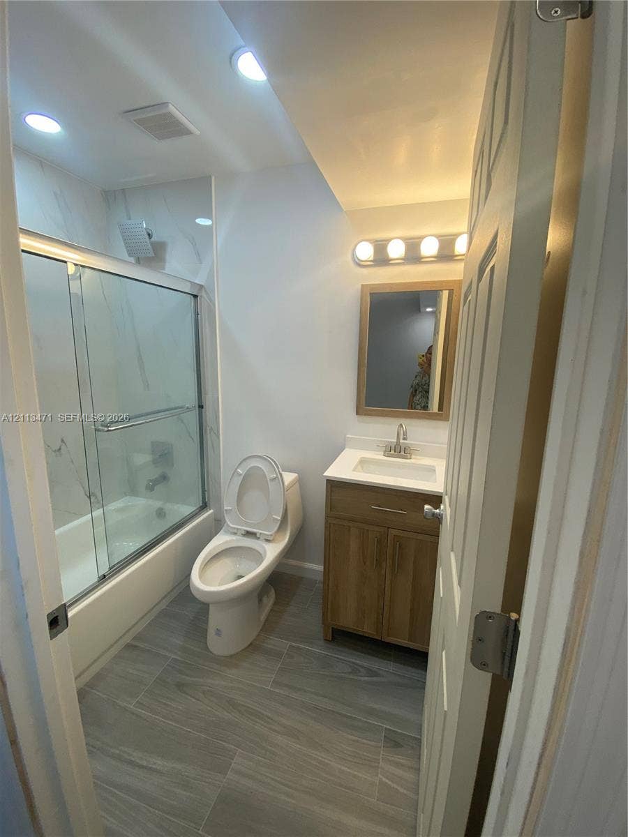 1131 NE 17th Way, #1, Fort Lauderdale, Fort Lauderdale, FL 33304 Photo 11