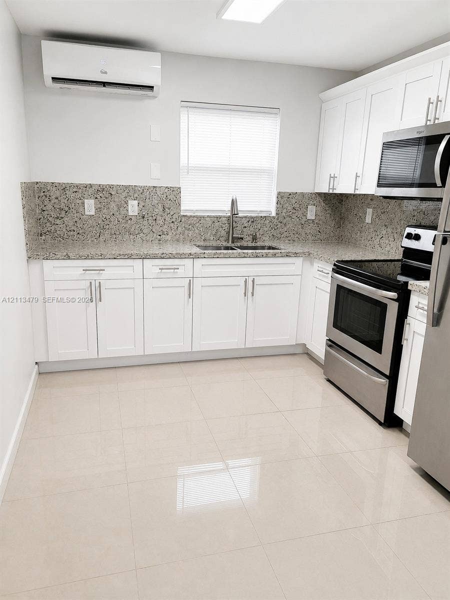 1723 Wiley Street, #N, Hollywood, Hollywood, FL 33020 Photo 3
