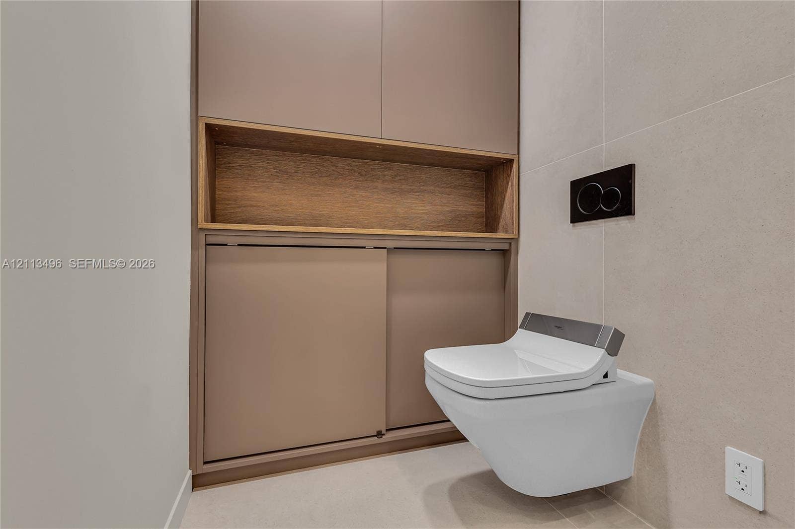 3535 S Ocean Drive, #1003, Hollywood, FL 33019 MASTER BATHROOM TOILET ROOM