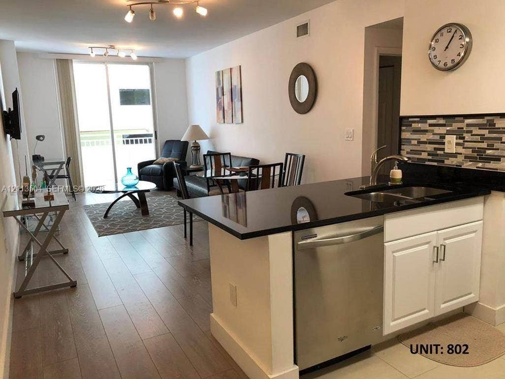 185 SE 14 Te, #802, Miami, Miami, FL 33131 Photo 9