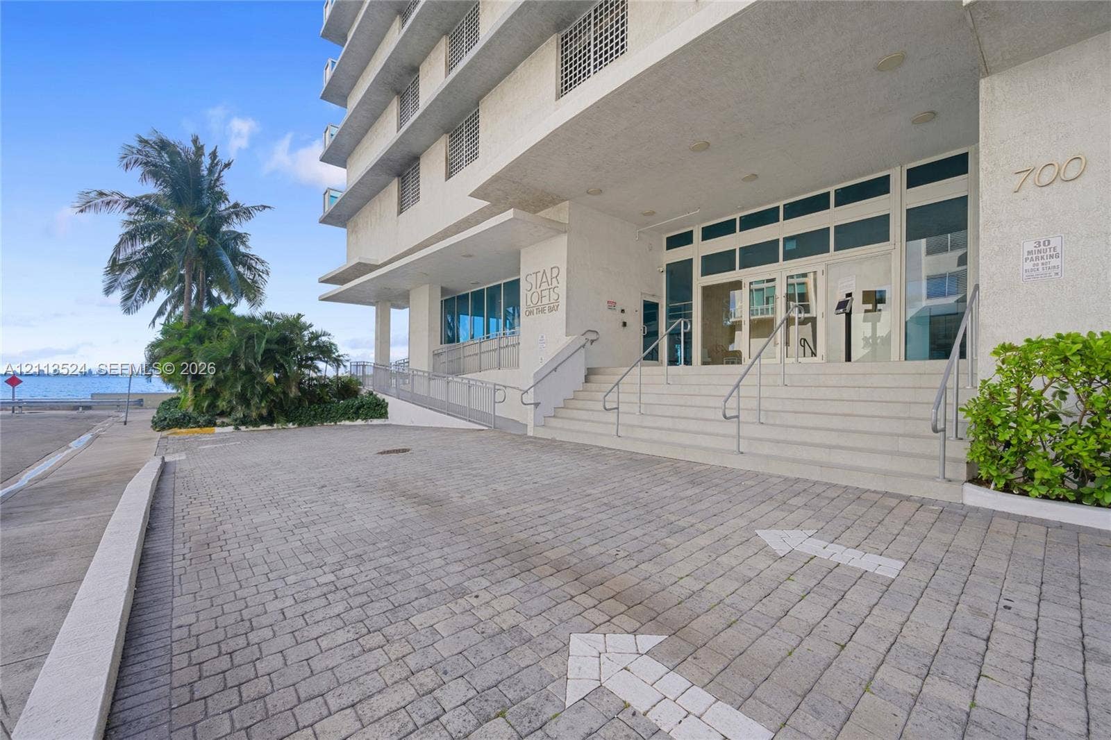 700 NE 25th Street, #803, Miami, FL 33137 driveway of building