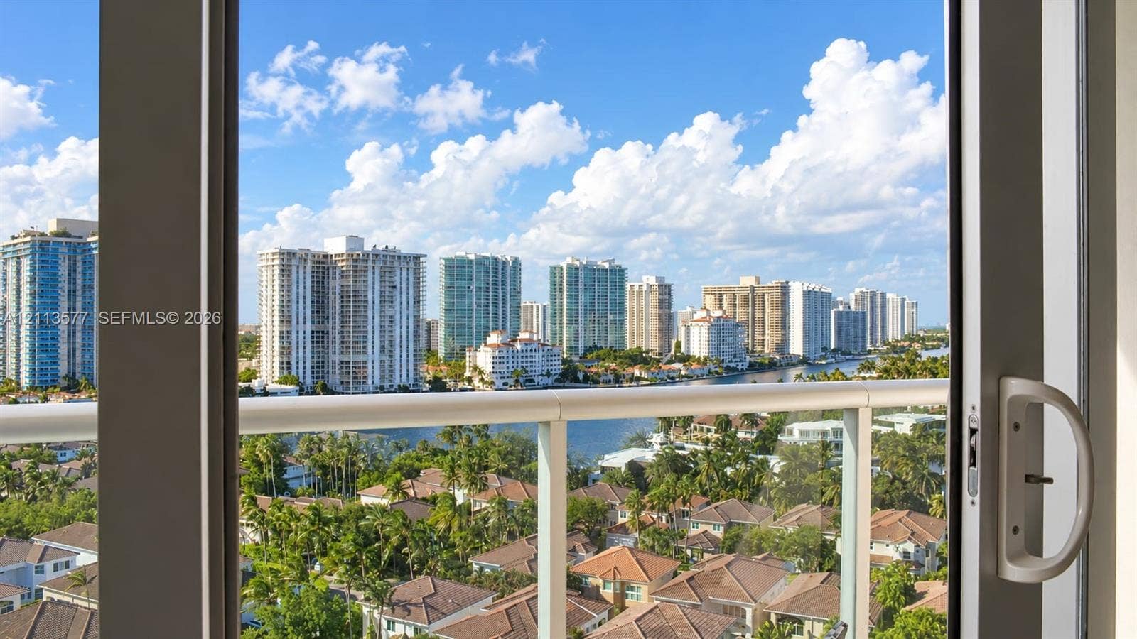 19370 Collins Avenue, #1622, Sunny Isles Beach, FL 33160 Photo 2