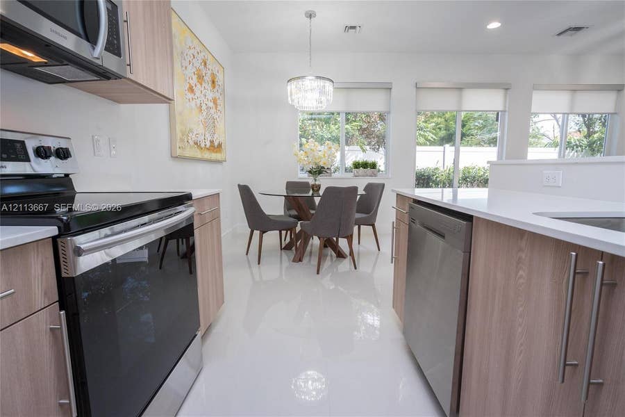 Property photo for 170 SE 7th Way, Pompano Beach, FL