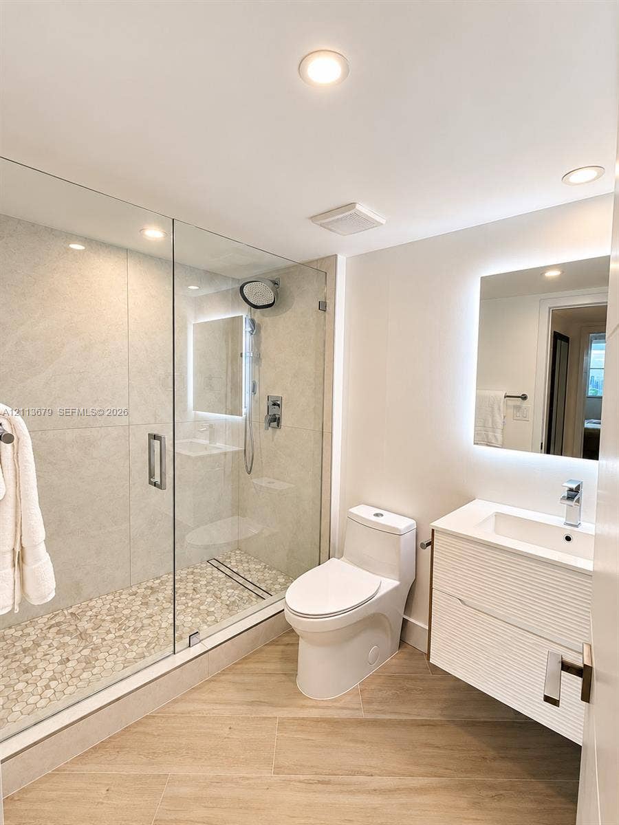 3020 NE 32nd Avenue, #612, Fort Lauderdale, Fort Lauderdale, FL 33308 second bathroom