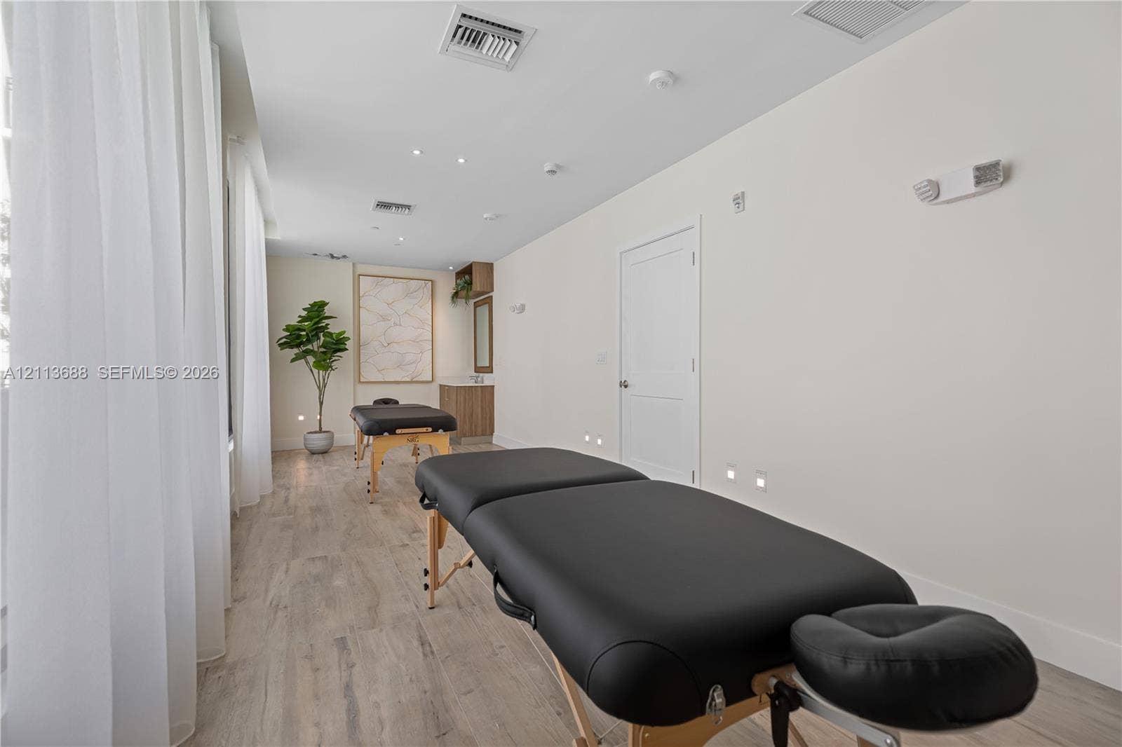 4 N Federal Highway, #714, Dania, Dania Beach, FL 33004 Zen Suite - Massage Therapy - Spa