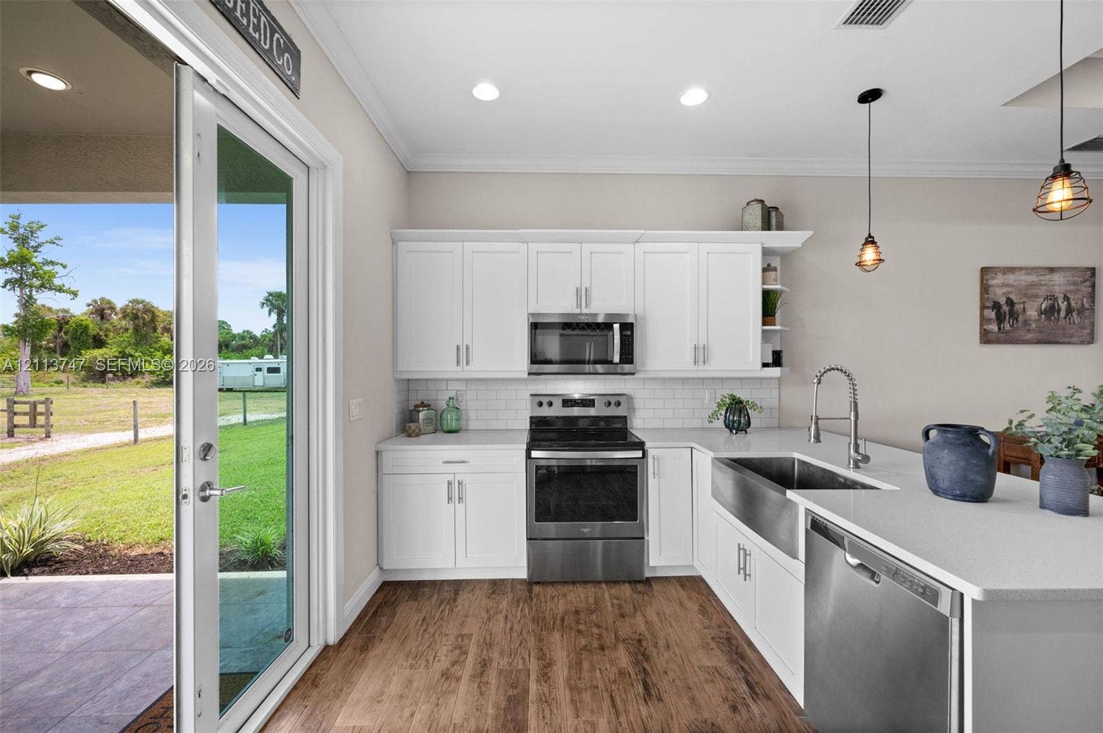 1960 Moulder Drive, Naples, FL 34120 Photo 9