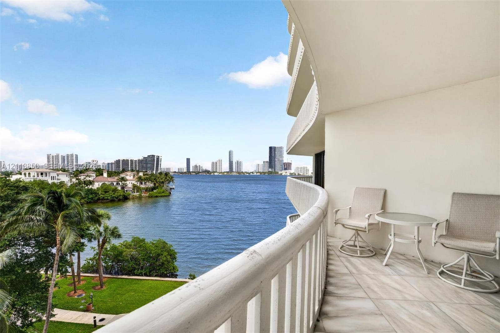 3000 Island Boulevard, #505, Aventura, FL 33160 Photo 11