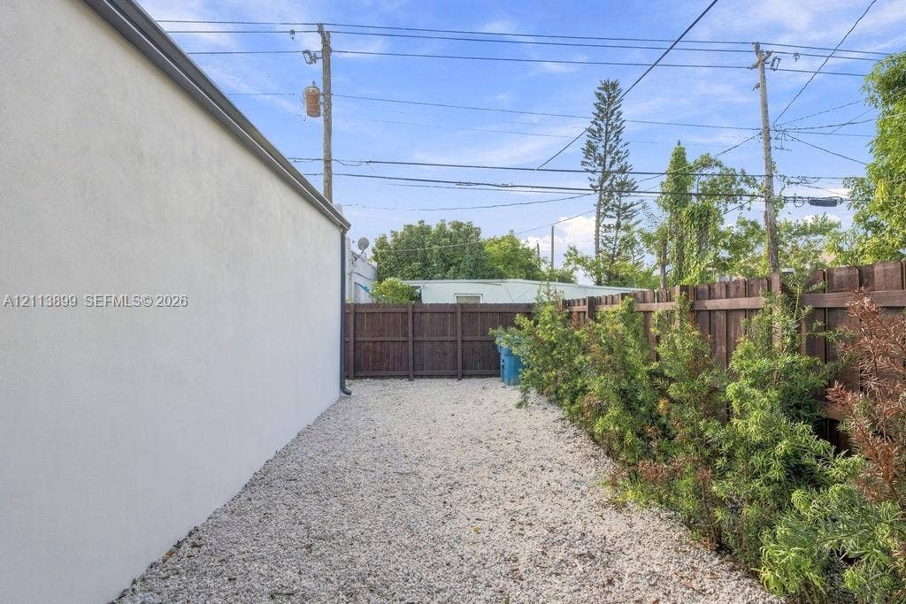 2217 SW 11th Street, Miami, FL 33135 Photo 28