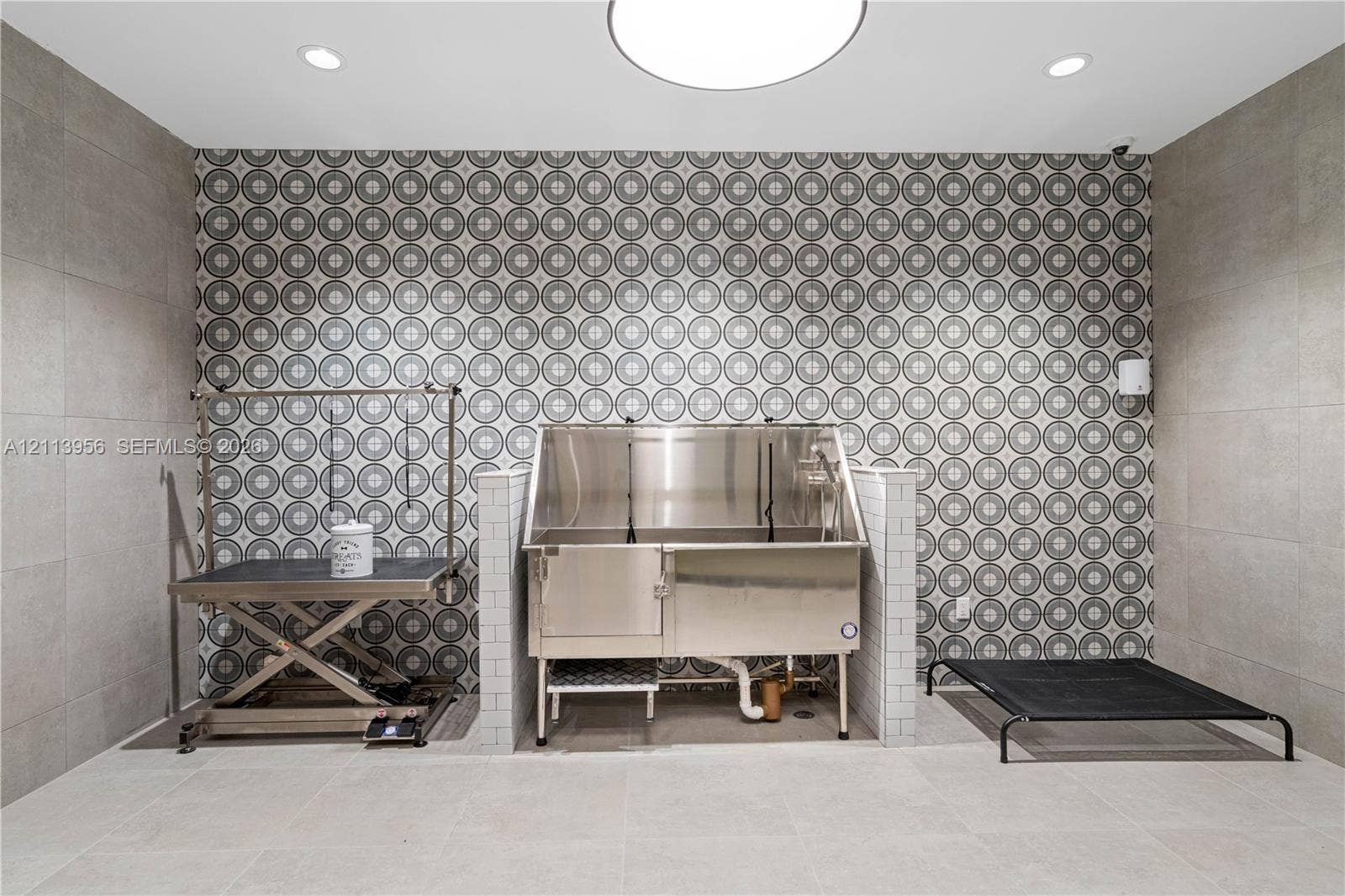 16395 Biscayne Boulevard, #1223, North Miami Beach, North Miami Beach, FL 33160 Pet Wash Pet Spa
