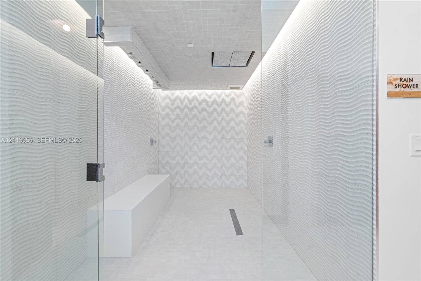16395 Biscayne Boulevard, #1223, North Miami Beach, North Miami Beach, FL 33160 Zen Suite - Rain Shower - Spa