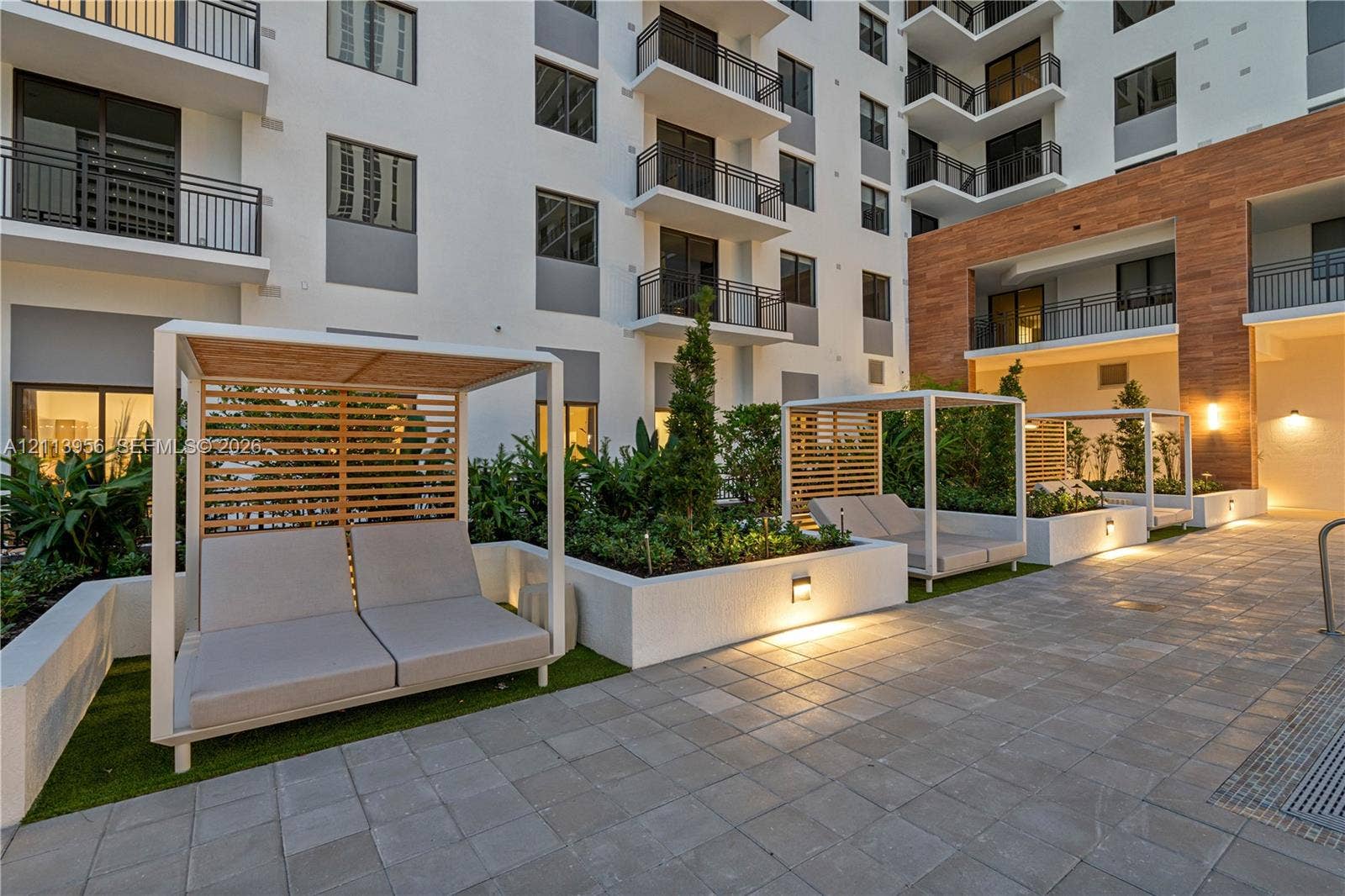 16395 Biscayne Boulevard, #1223, North Miami Beach, North Miami Beach, FL 33160 Cabanas