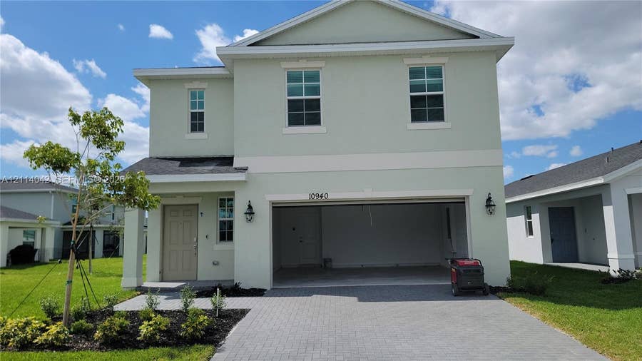 Property photo for 10940 NW Middle Stream Drive, Port St Lucie, FL