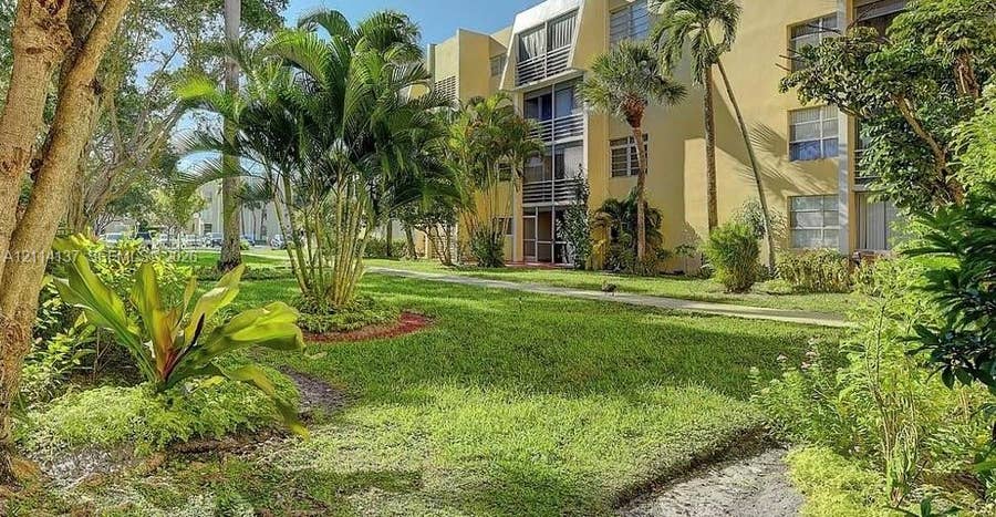 Property photo for 952 NE 199th Street, #3N, Miami, FL