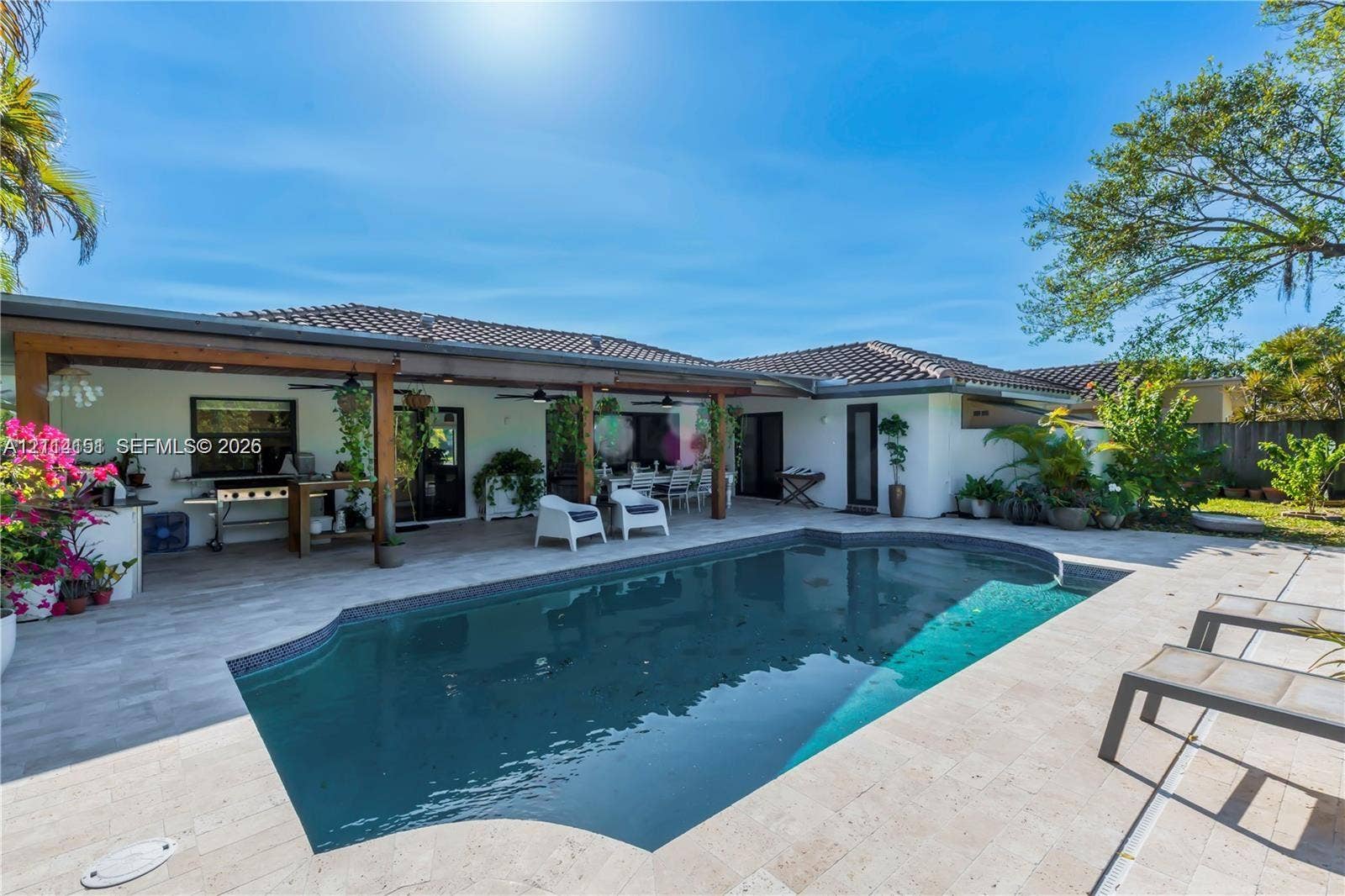672 NW 100th Way, Coral Springs, FL 33071 Photo 2