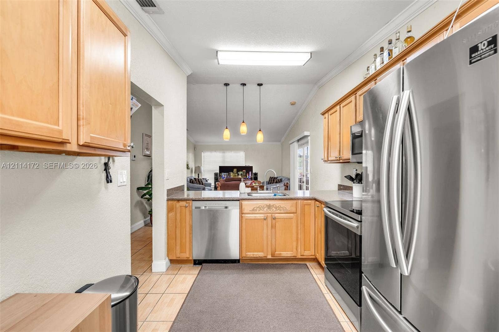 9421 S Meadows Circle, Miramar, FL 33025 Photo 10