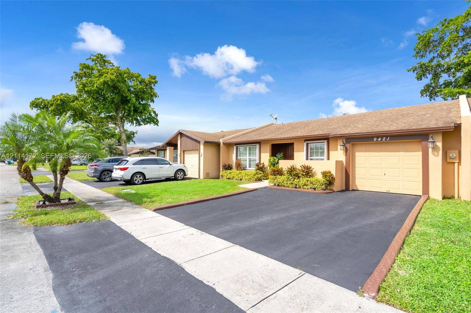 9421 S Meadows Circle, Miramar, FL 33025 Photo 3