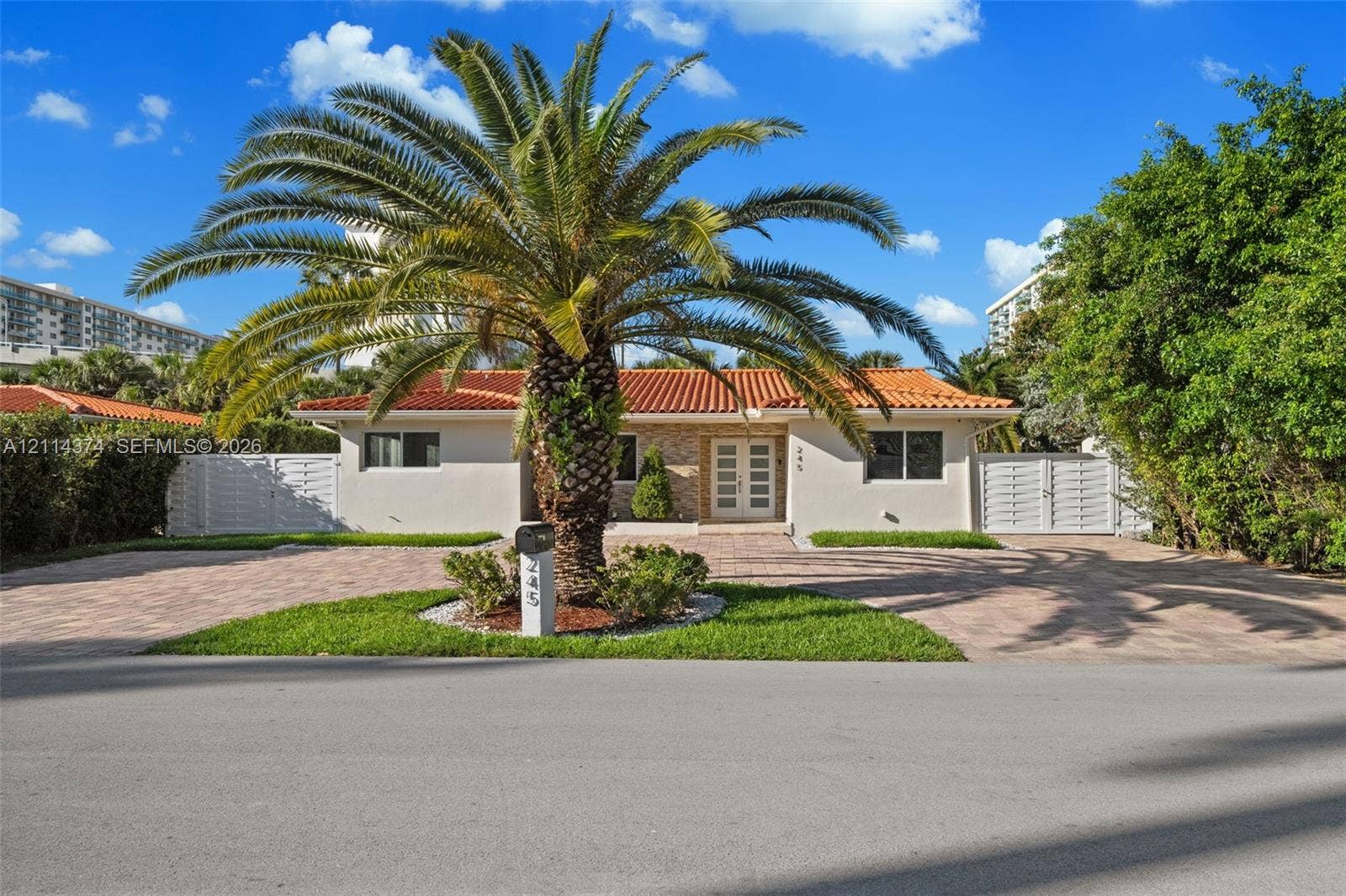 245 191st Terrace, Sunny Isles Beach, FL 33160 Photo 2