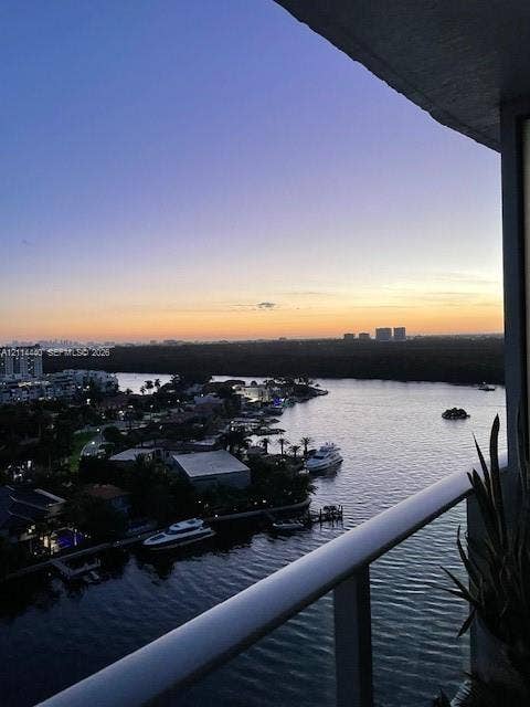 330 Sunny Isles Boulevard, #5-1506, Sunny Isles Beach, FL 33160 Photo 4