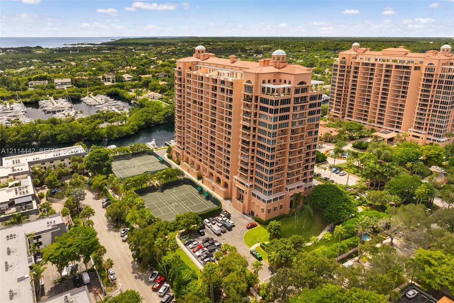 Property photo for 10 Edgewater Drive, #5G, Coral Gables, FL