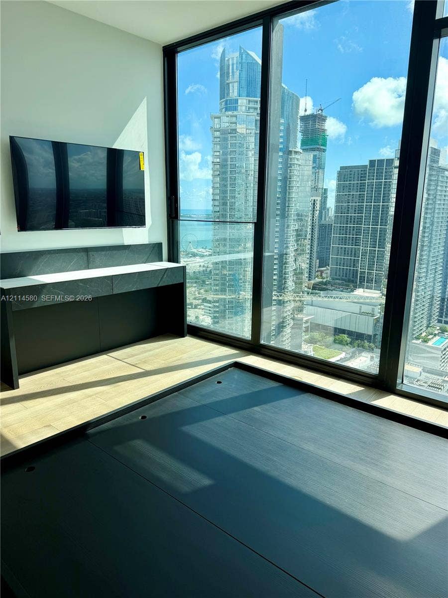 20 NE 11, #4109, Miami, FL 33132 Photo 6
