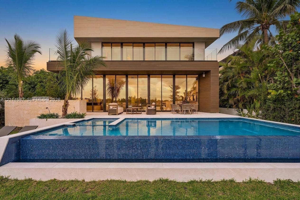 535 N Shore Drive, Miami Beach, Miami Beach, FL 33141 Photo 3