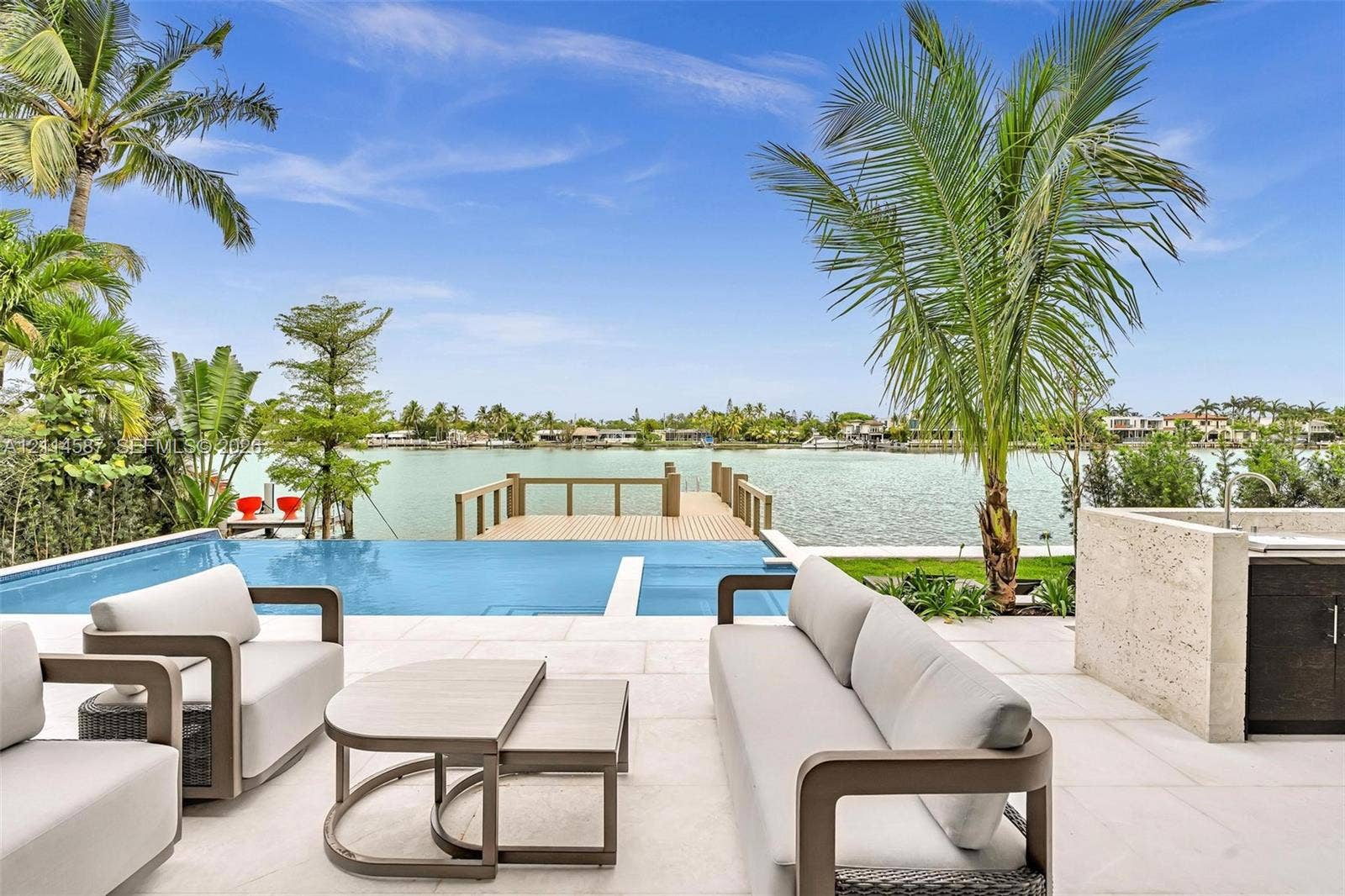 535 N Shore Drive, Miami Beach, Miami Beach, FL 33141 Photo 2