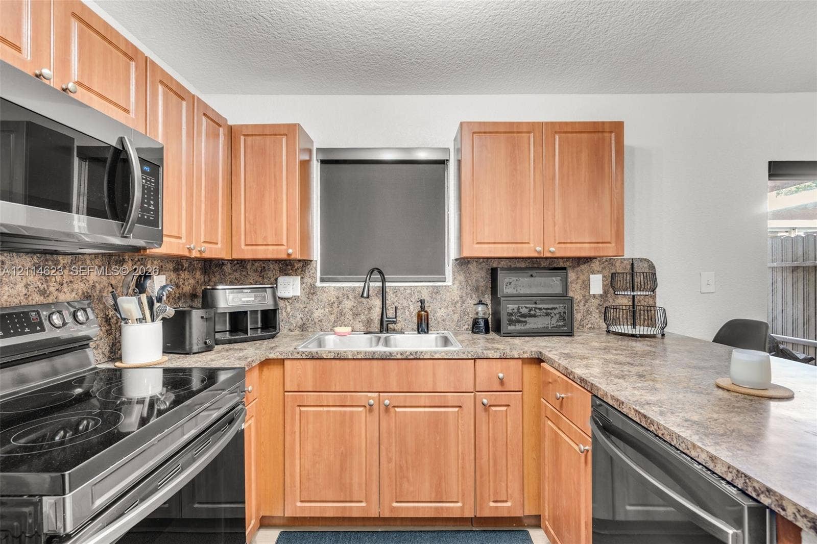 11486 NW 94th Place, #2, Hialeah Gardens, FL 33018 Photo 11