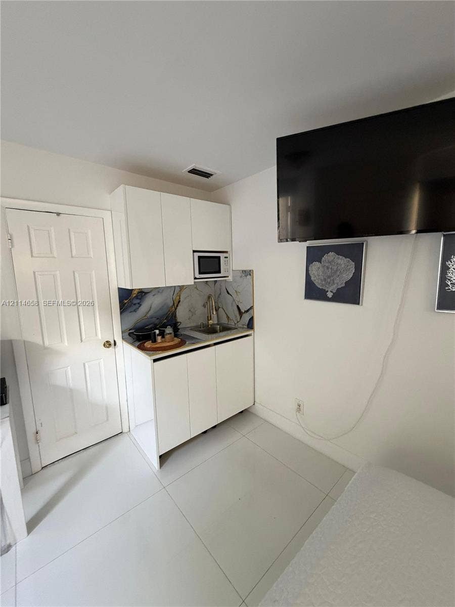 45 SW 28th Road, #B, Miami, Miami, FL 33129 Photo 10