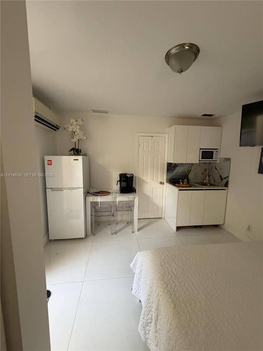 45 SW 28th Road, #B, Miami, Miami, FL 33129 Photo 8