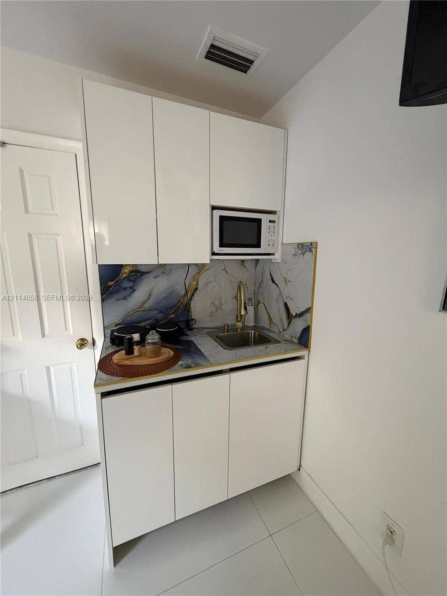 45 SW 28th Road, #B, Miami, Miami, FL 33129 Photo 4
