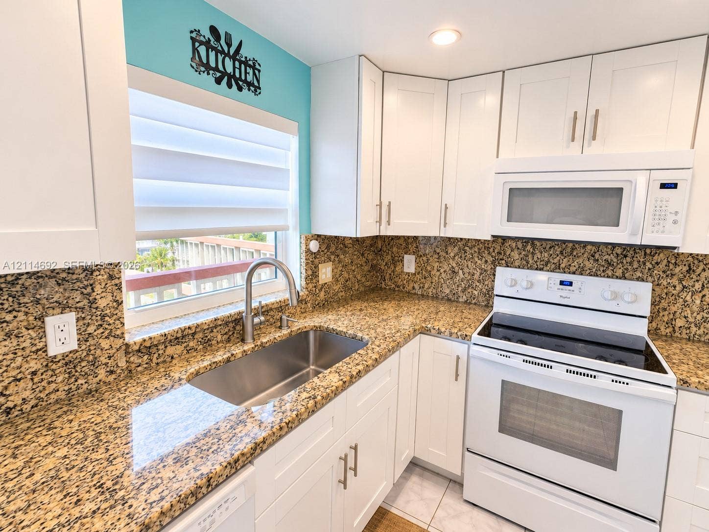 5300 Washington Street, #V407, Hollywood, FL 33021 Kitchen