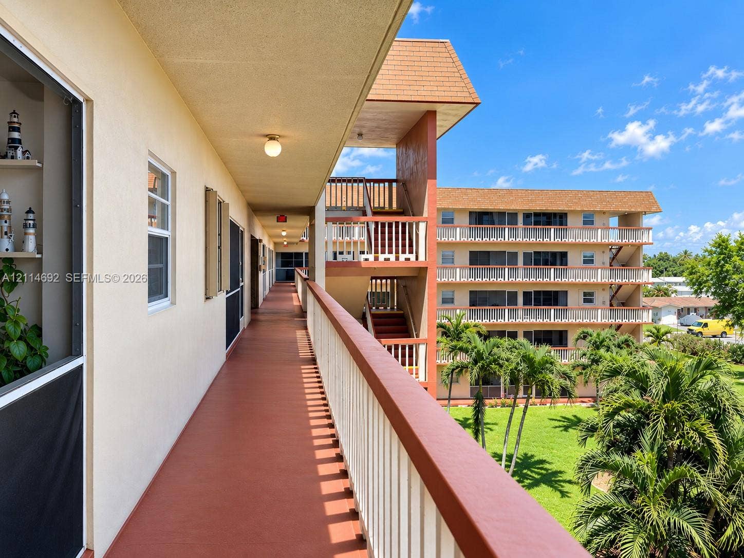 5300 Washington Street, #V407, Hollywood, FL 33021 Covered exterior walkway