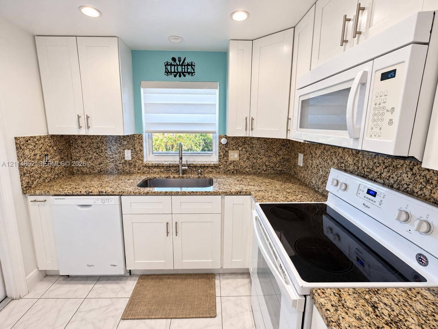 5300 Washington Street, #V407, Hollywood, FL 33021 Kitchen