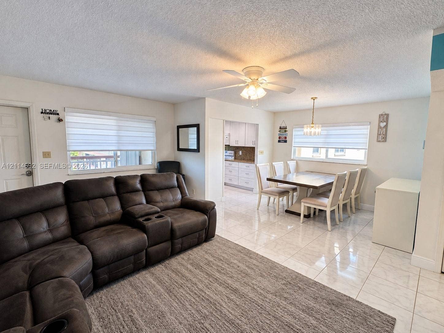 5300 Washington Street, #V407, Hollywood, FL 33021 Living Room