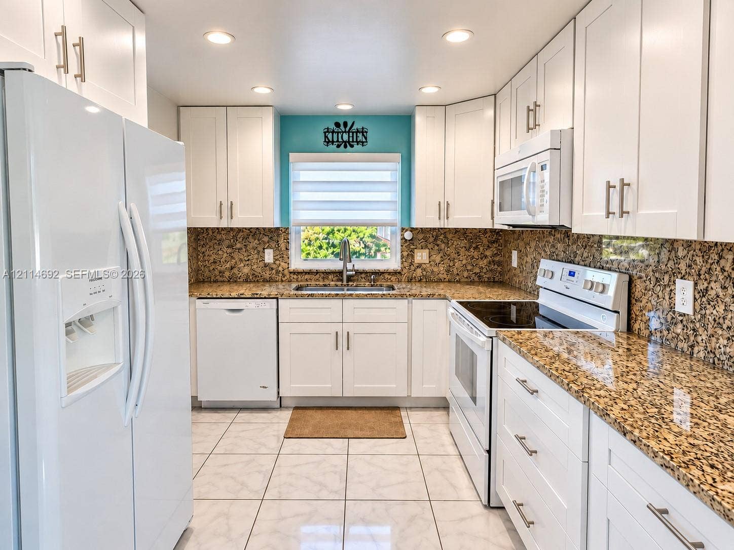 5300 Washington Street, #V407, Hollywood, FL 33021 Kitchen