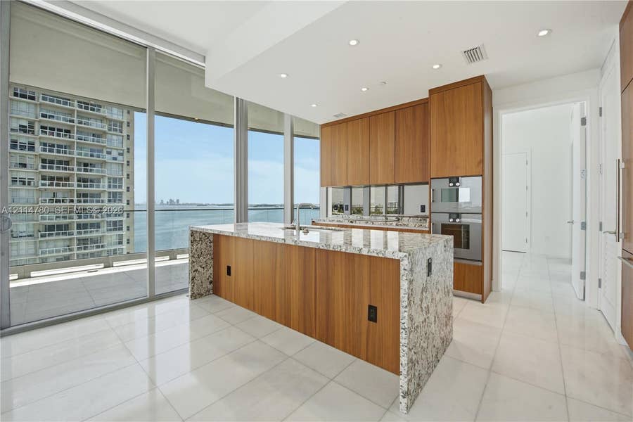 Property photo for 175 SE 25th Road, #904, Miami, FL