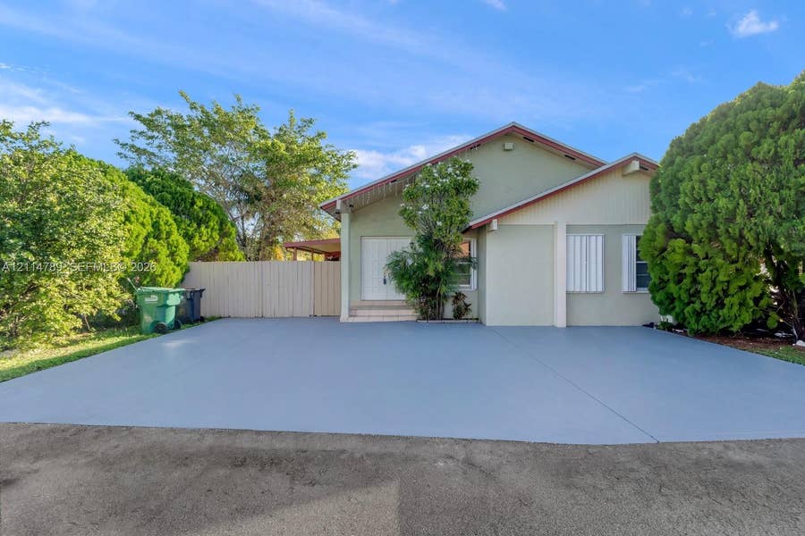 Property photo for 752 SW 99th Ct Circle, Miami, FL