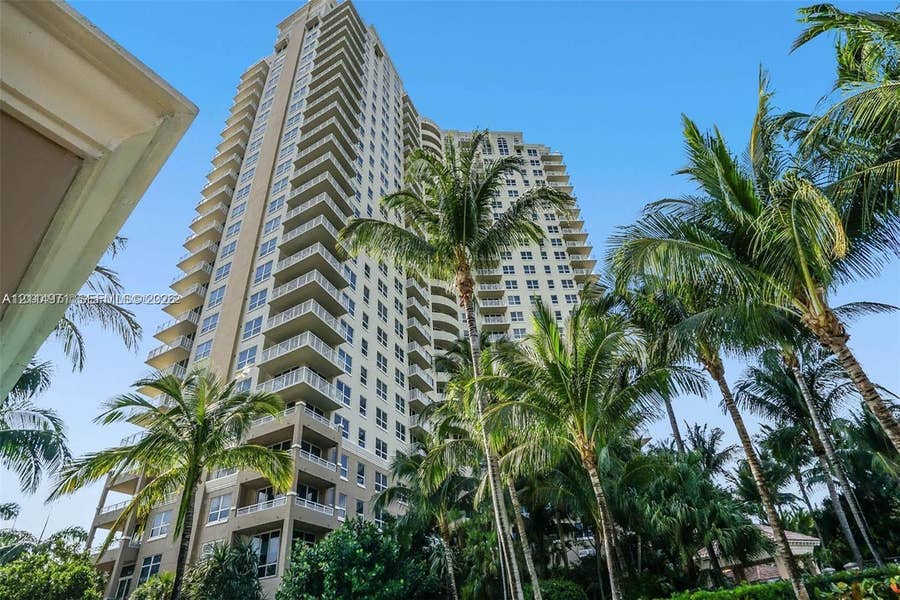 Property photo for 19501 W Country Club Drive, #1008, Aventura, FL