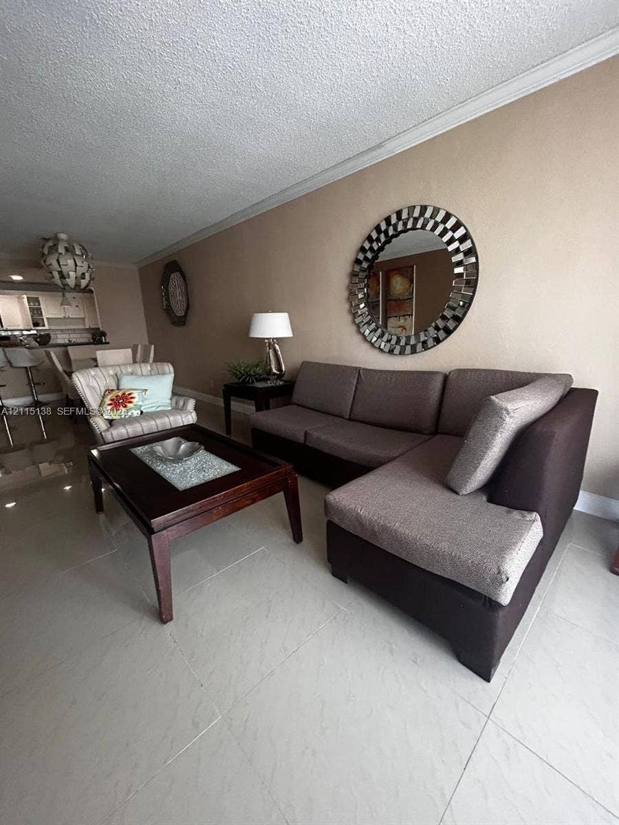 19380 Collins Avenue, #1602, Sunny Isles Beach, FL 33160 Large-format tile flooring and neutral wall finishes