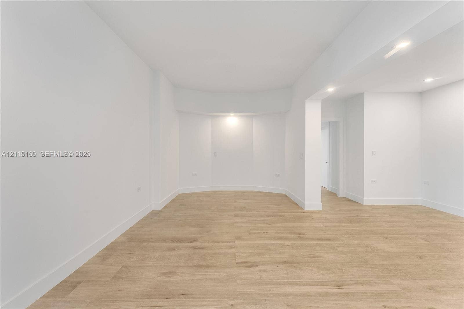 848 Brickell Key Drive, #204, Miami, FL 33131 Photo 21