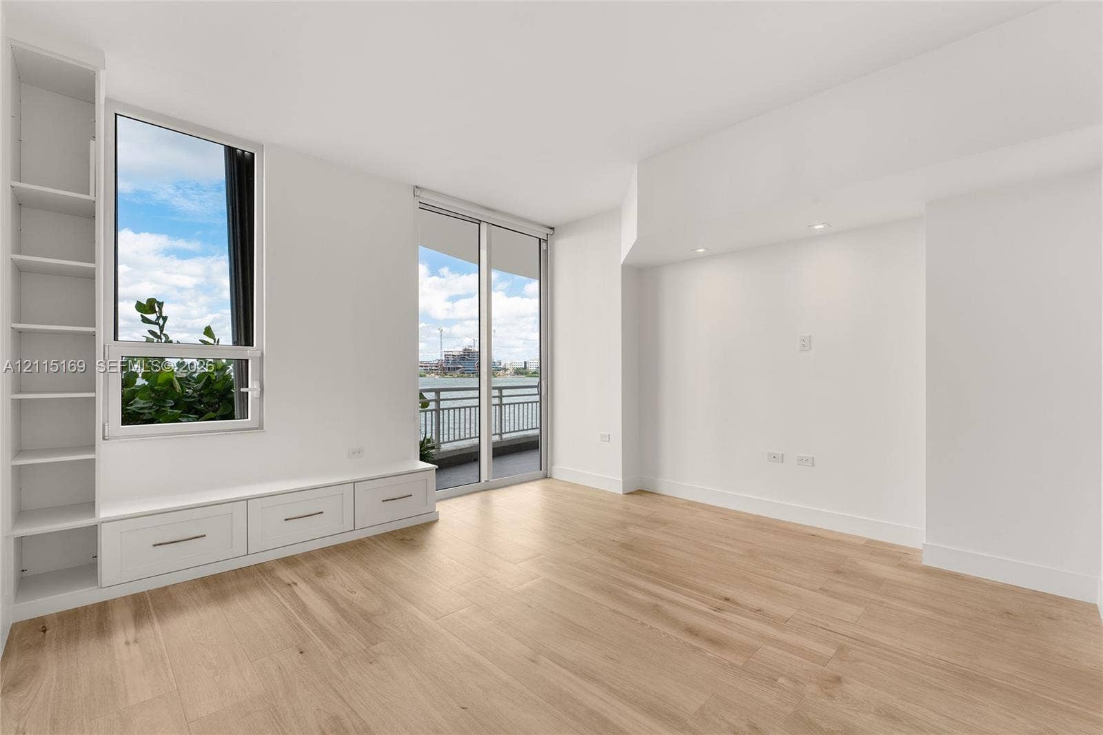 848 Brickell Key Drive, #204, Miami, FL 33131 Photo 35