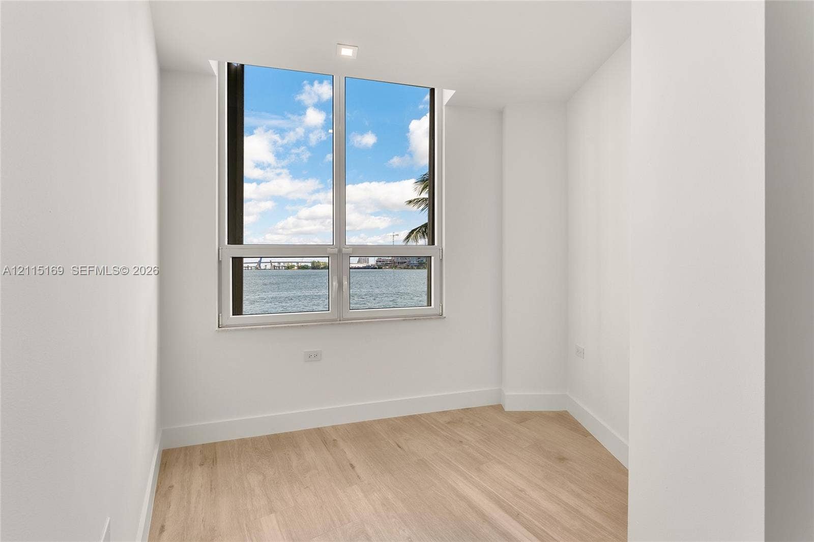 848 Brickell Key Drive, #204, Miami, FL 33131 Photo 27