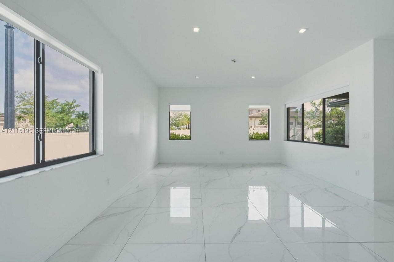 Dining area adjoining the open kitchen.