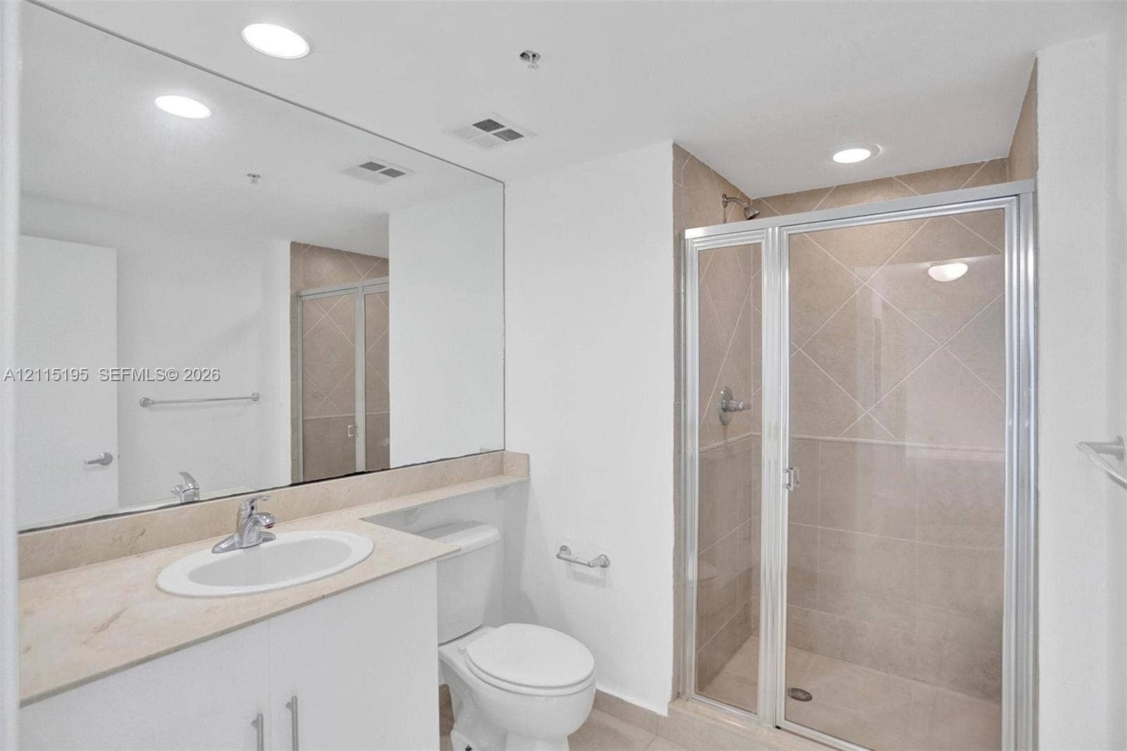 335 S Biscayne Boulevard, #2501, Miami, Miami, FL 33131 Photo 18