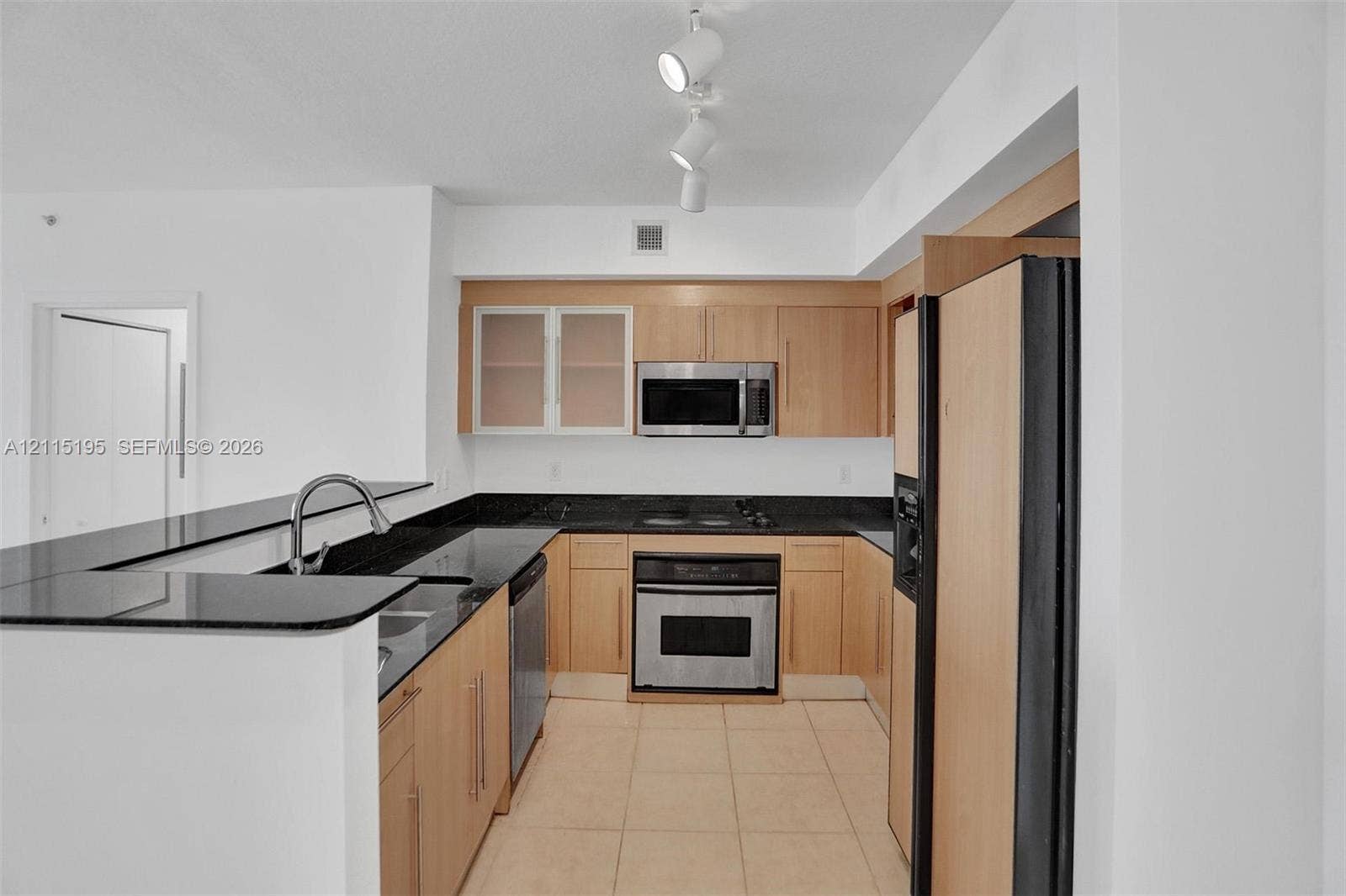 335 S Biscayne Boulevard, #2501, Miami, Miami, FL 33131 Photo 12