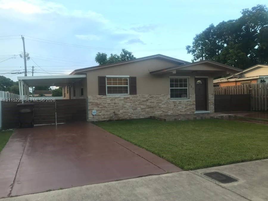 Property photo for 737 SE 8th Place, Hialeah, FL