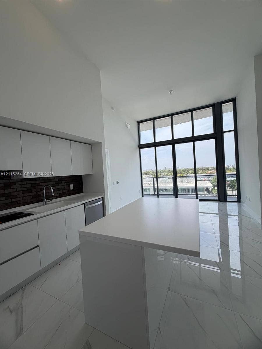 1170 E Hallandale Beach Boulevard, #607, Hallandale Beach, Hallandale Beach, FL 33009 Photo 5