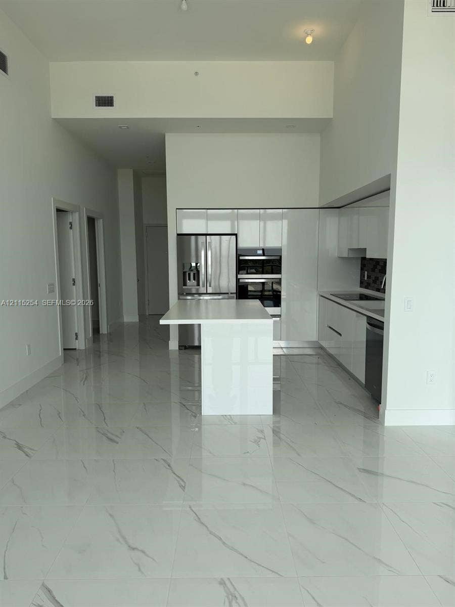 1170 E Hallandale Beach Boulevard, #607, Hallandale Beach, Hallandale Beach, FL 33009 Photo 3